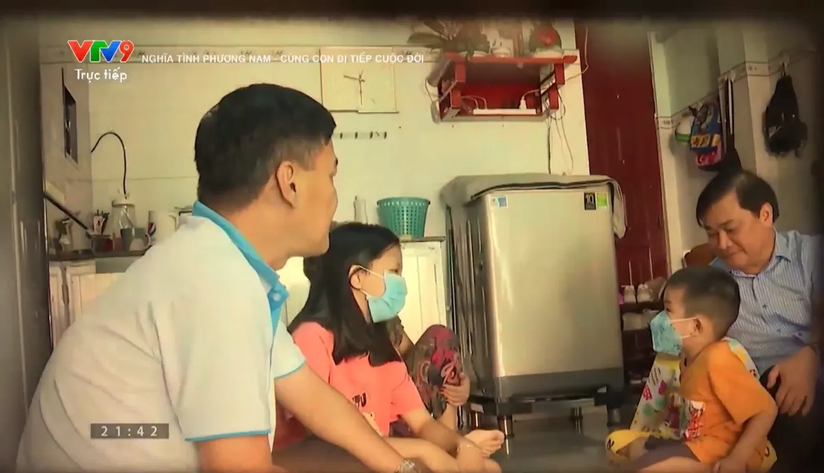 Đêm nhạc 'Nghĩa tình phương Nam - Cùng con đi tiếp cuộc đời' đóng góp 18,6 tỷ đồng - Ảnh 18.