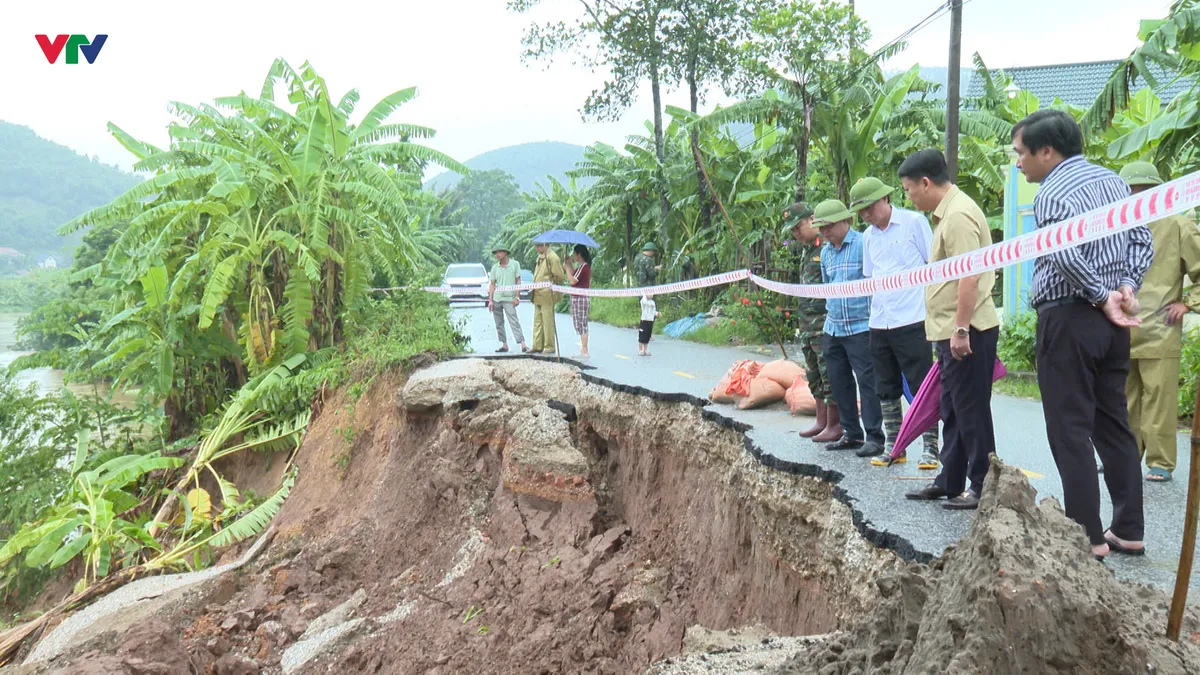 Phú Thọ: Mưa lớn gây sạt lở nghiêm trọng tại xã Tu Vũ - Ảnh 3.