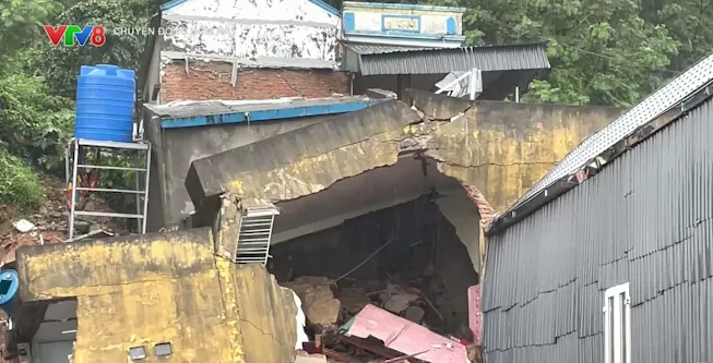 Thanh Hoá chủ động di dời người dân khu vực sạt lở, ngập lụt- Ảnh 1. Thanh Hoá chủ động di dời người dân khu vực sạt lở, ngập lụt- Ảnh 1.