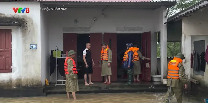Thanh Hoá chủ động di dời người dân khu vực sạt lở, ngập lụt- Ảnh 3. Thanh Hoá chủ động di dời người dân khu vực sạt lở, ngập lụt- Ảnh 3.