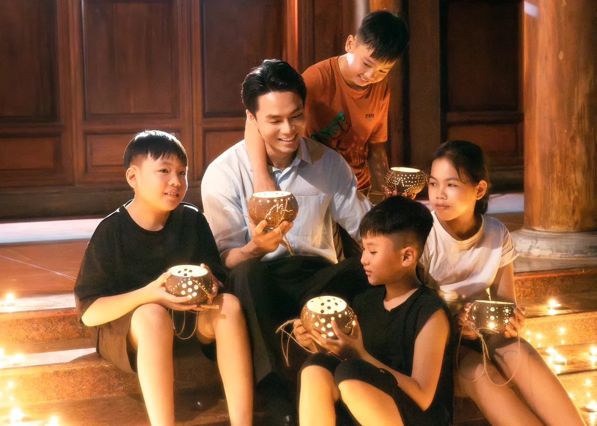 Đại diện Việt Nam quảng b&aacute; h&igrave;nh ảnh miền T&acirc;y s&ocirc;ng nước tại đấu trường Mister International 2026  - Ảnh 2.