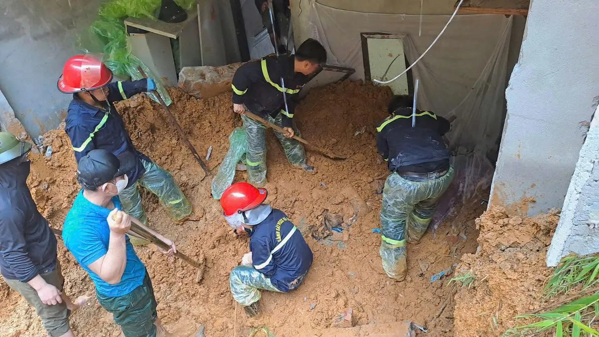 Ph&uacute; Thọ: Tập trung khắc phục hậu quả vụ sạt lở l&agrave;m 3 người tử vong - Ảnh 1.