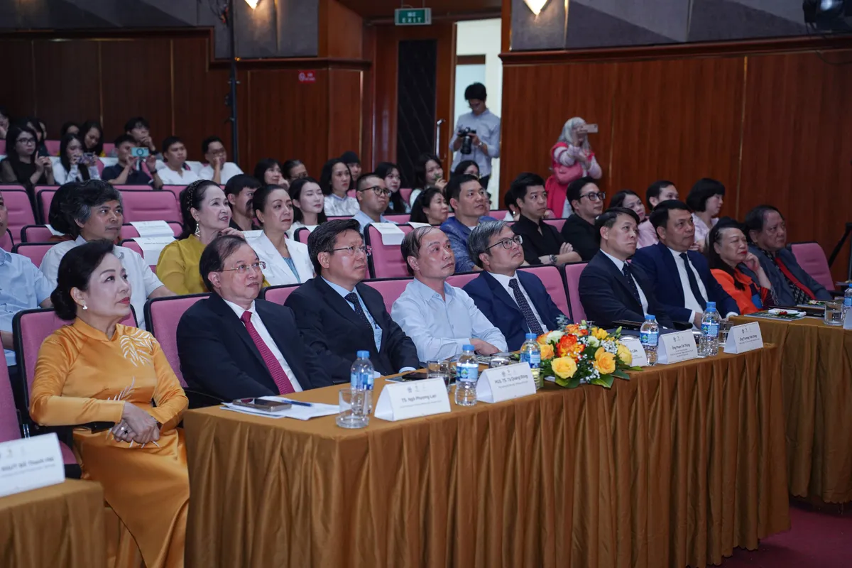 Trao 13 giải thưởng tại Lễ Trao giải cuộc thi phim ngắn "Hiền tài hôm nay" - Ảnh 1.