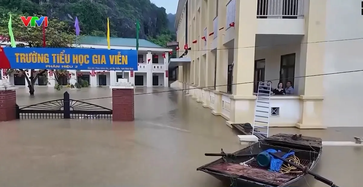 Ninh B&igrave;nh tổ chức dạy học trực tuyến tại v&ugrave;ng ngập - Ảnh 2.