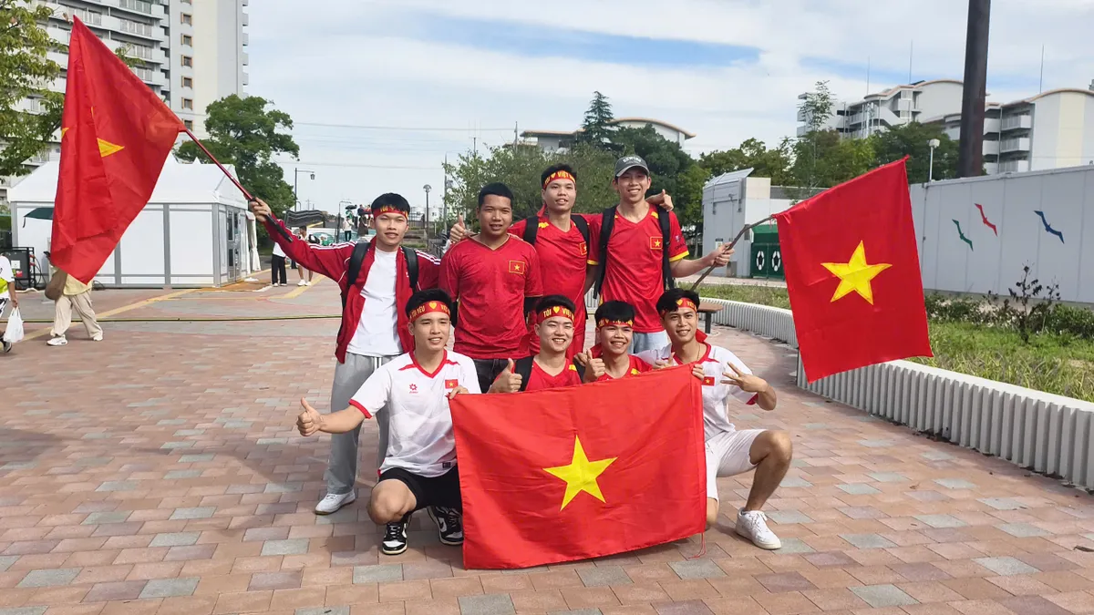 TRỰC TIẾP b&oacute;ng đ&aacute; ASIAD 20 | U23 Việt Nam - U23 Philippines: Người h&acirc;m mộ tới s&acirc;n cổ vũ cho đội nh&agrave; - Ảnh 2.