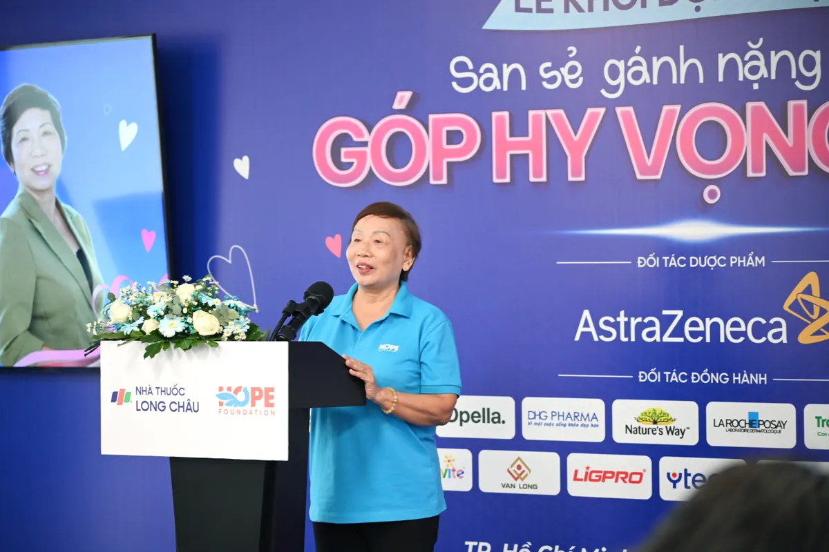 “San sẻ gánh nặng vì bệnh nhân ung thư”: Long Châu, Quỹ Hope, các hãng dược góp thêm nguồn lực tiếp sức người bệnh trên hành trình điều trị- Ảnh 2. “San sẻ gánh nặng vì bệnh nhân ung thư”: Long Châu, Quỹ Hope, các hãng dược góp thêm nguồn lực tiếp sức người bệnh trên hành trình điều trị- Ảnh 2.
