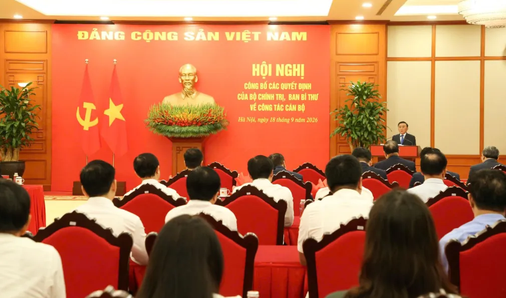 Công bố các Quyết định của Bộ Chính trị, Ban Bí thư về công tác cán bộ - Ảnh 3.