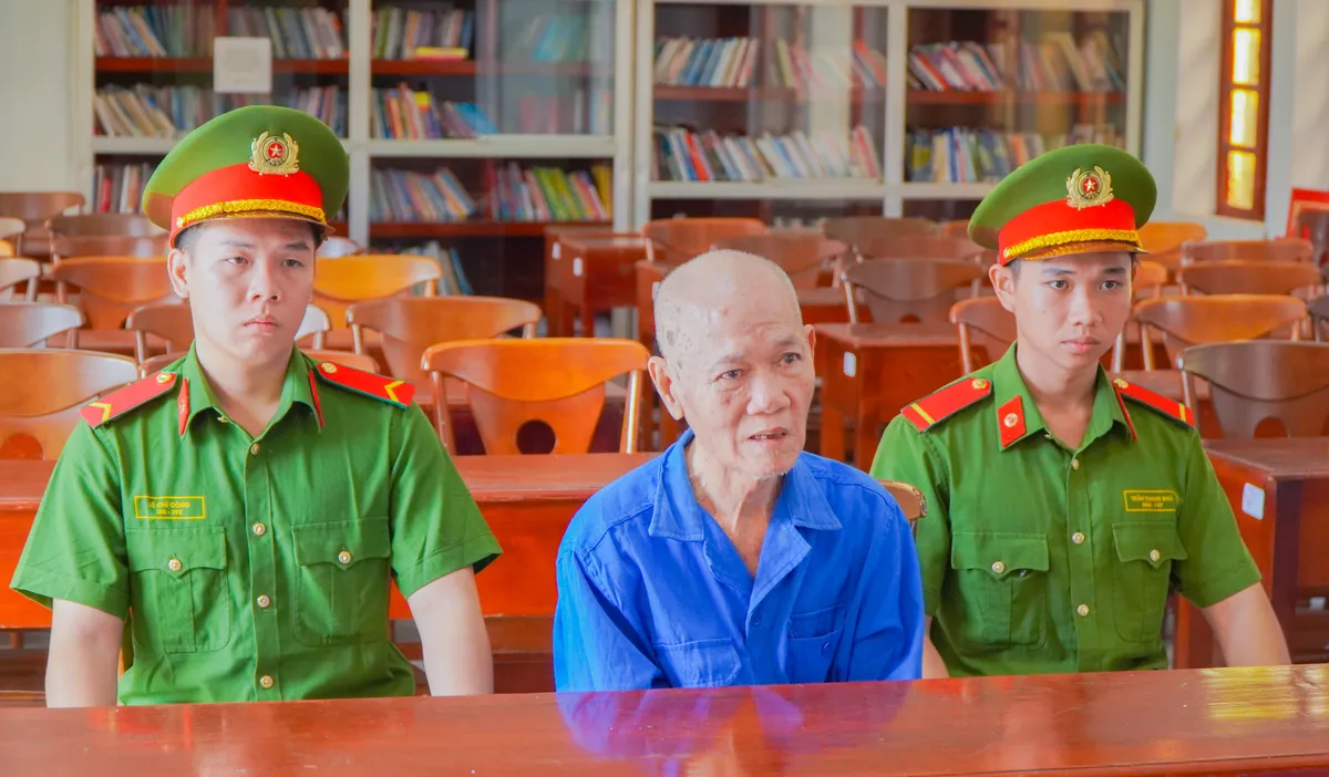 Bắt “tướng cướp Hoàng Minh” sau 30 năm trốn truy nã, thay đổi nhiều tên họ - Ảnh 1.