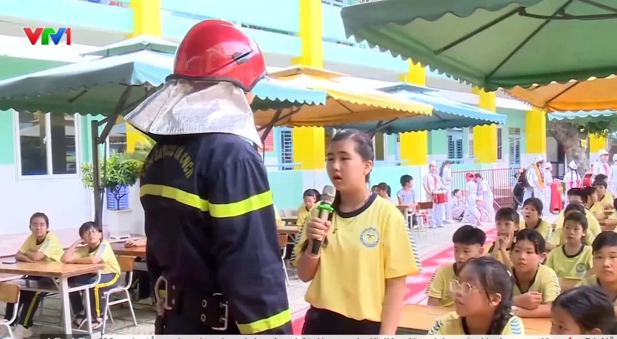 TP Hồ Chí Minh ra mắt không gian học tập PCCC đầu tiên tại trường học - Ảnh 1.