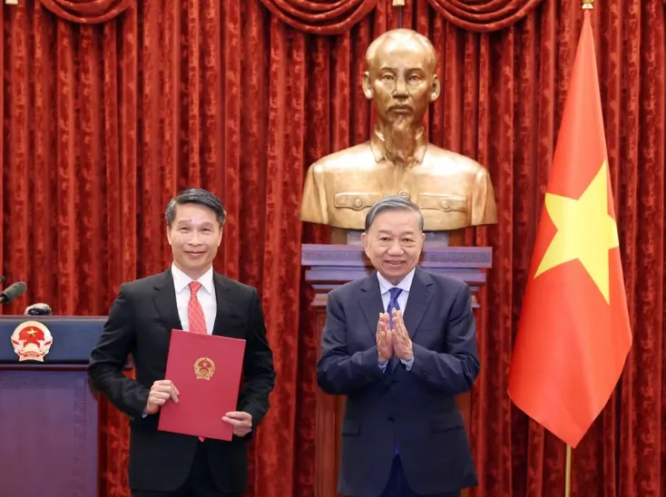 Tổng Bí thư, Chủ tịch nước Tô Lâm trao Quyết định bổ nhiệm 2 Đại sứ Việt Nam tại nước ngoài - Ảnh 1.