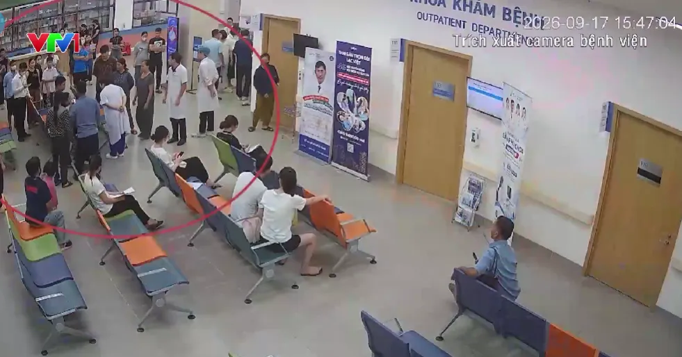 Khởi tố 6 người trong một gia đình livestream gây rối tại bệnh viện - Ảnh 1.