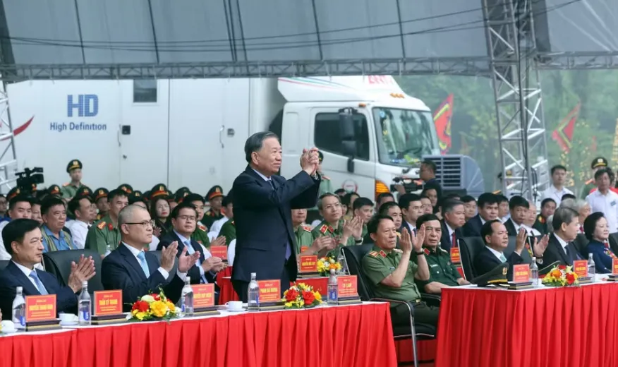 Tổng Bí thư, Chủ tịch nước Tô Lâm dự Lễ khánh thành Tượng đài “Bác Hồ với Ngày hội non sông”- Ảnh 1.