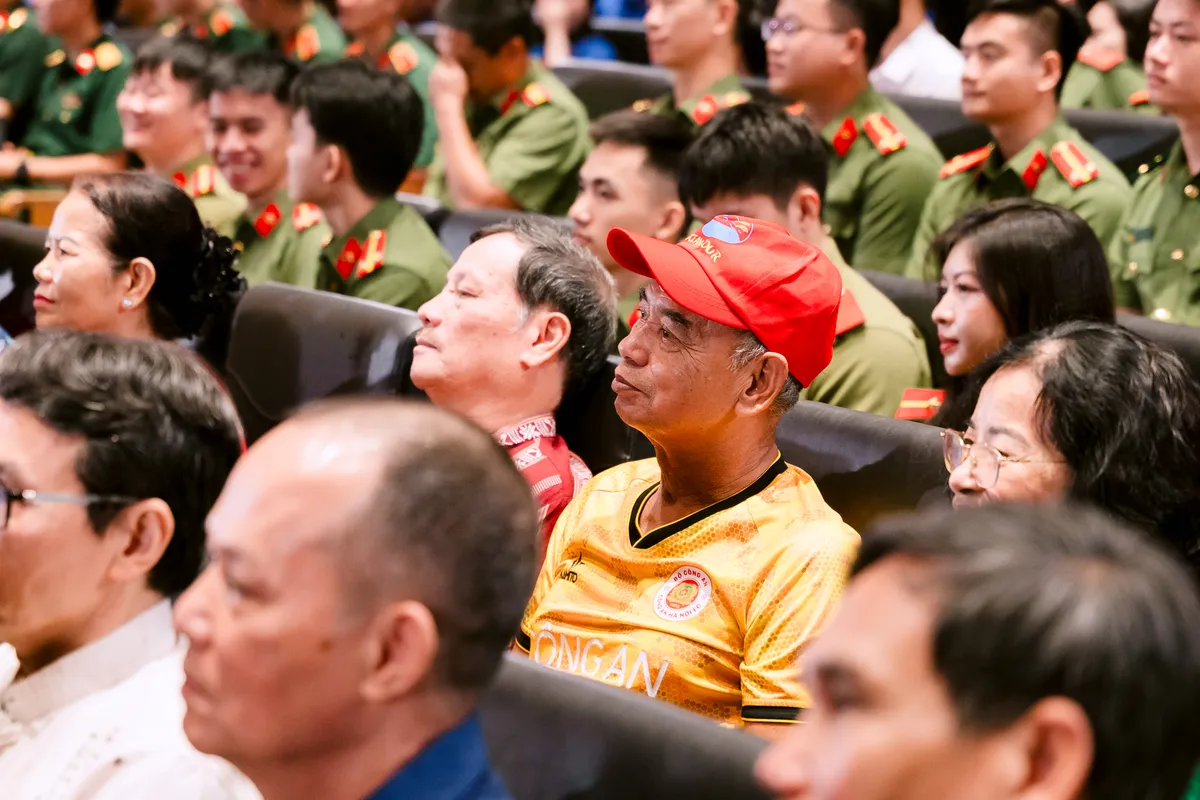 Vũ trụ Đồng tiền: “Hãy gọi cho con” lan tỏa nguyên tắc phòng tránh lừa đảo tài chính trong gia đình - Ảnh 3.