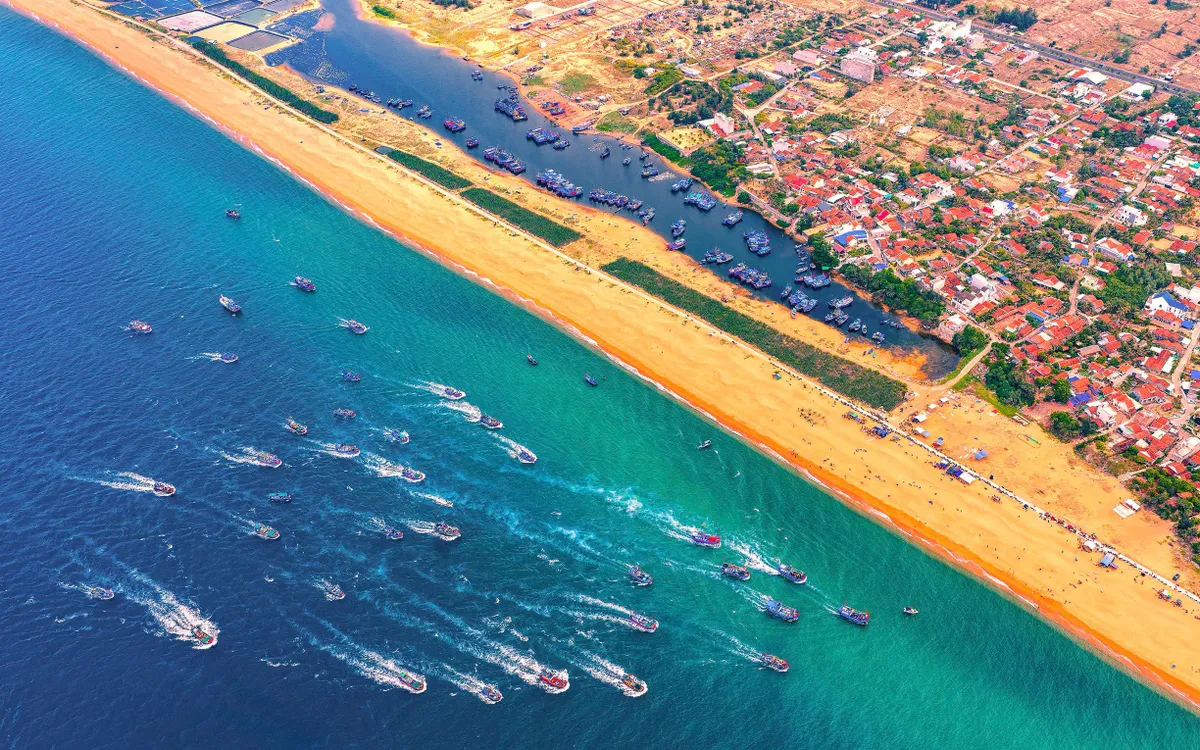 Đắk Lắk dự kiến xây dựng chính sách mới giai đoạn 2026-2030, lấy người dân và doanh nghiệp làm trung tâm, gắn phát triển du lịch với bảo tồn văn hóa. Ảnh: Huỳnh Lê Viễn Duy
