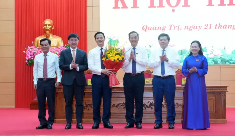 Ông Bùi Hoàng Phương được bầu làm Chủ tịch UBND tỉnh Quảng Trị - Ảnh 2.