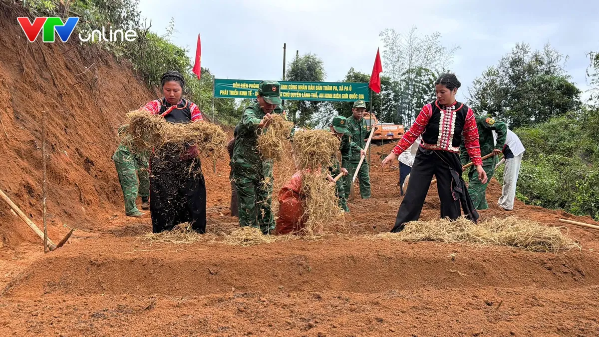 Bộ đội Biên phòng giúp dân trồng rau, tạo sinh kế nơi biên giới - Ảnh 7.