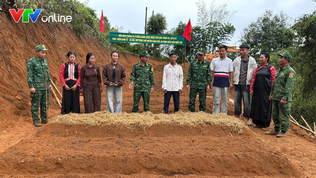 Bộ đội Biên phòng giúp dân trồng rau, tạo sinh kế nơi biên giới - Ảnh 3.