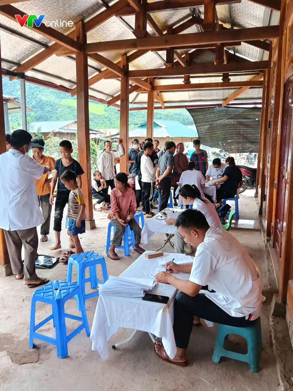 Lai Ch&acirc;u: Đưa chăm s&oacute;c sức khỏe đến gần hơn với người d&acirc;n v&ugrave;ng cao - Ảnh 2.
