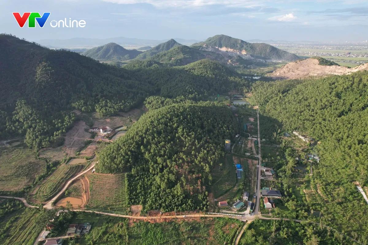 Nghệ An: Khai quật hai ngôi mộ gạch cổ hơn 1.600 tuổi, phát hiện nhiều di vật quý - Ảnh 4.