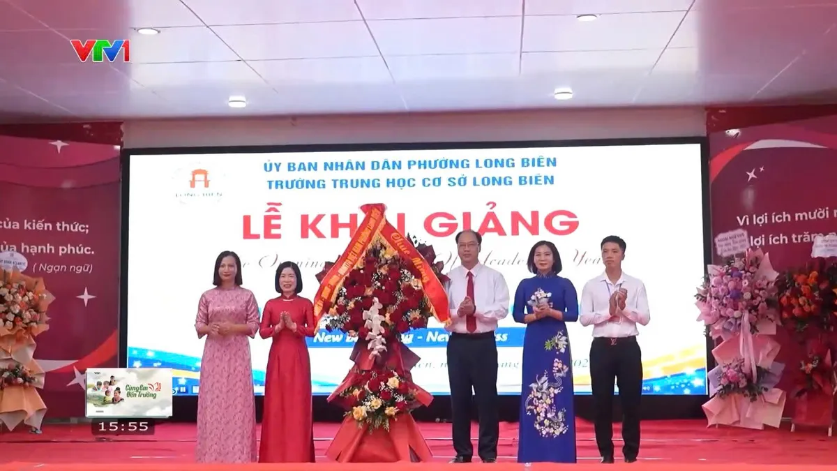 Ngày khai giảng đặc biệt của cậu học trò giàu nghị lực- Ảnh 2.