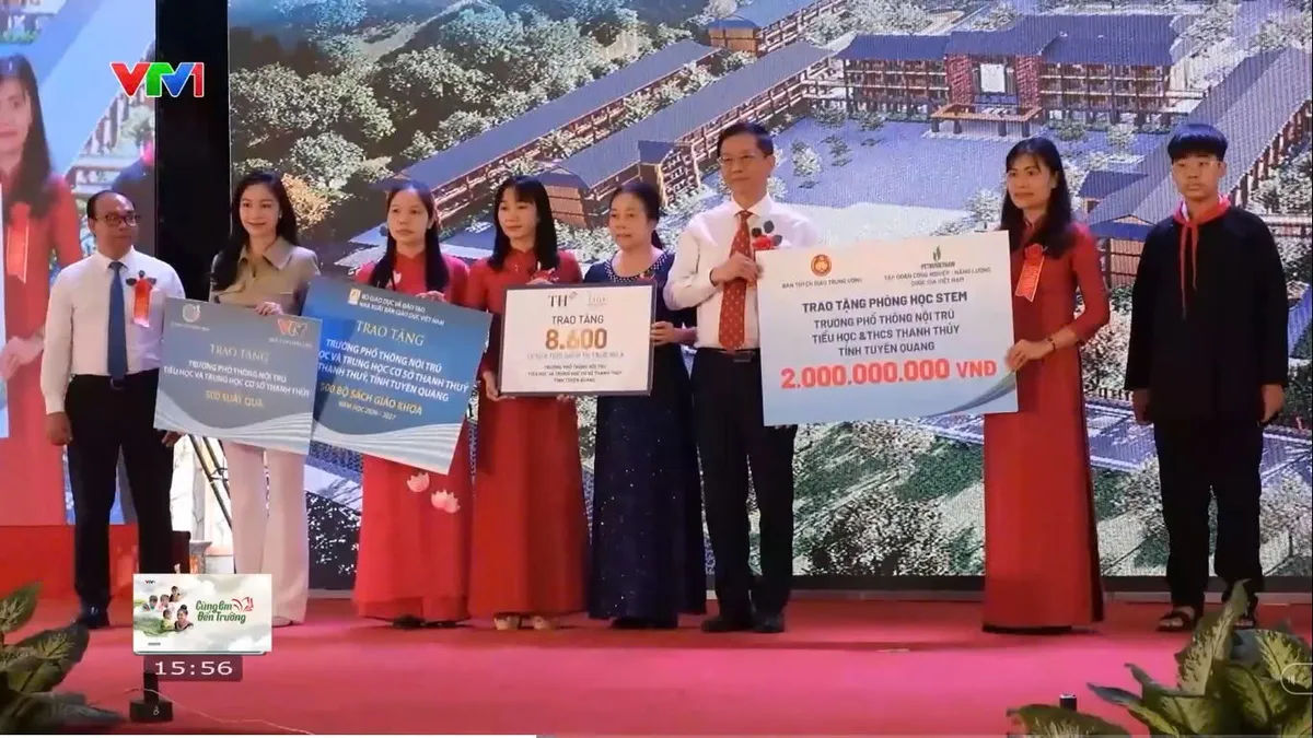 Cùng em đến trường: Niềm vui từ ngôi trường mới nơi biên cương- Ảnh 3.