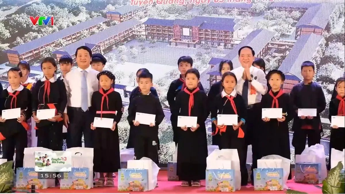 Cùng em đến trường: Niềm vui từ ngôi trường mới nơi biên cương- Ảnh 2.