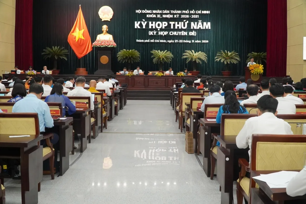 Phát triển đô thị TOD quanh ga metro: Vì sao giảm 50% bãi xe, người dân có bị thu hồi đất? - Ảnh 1.