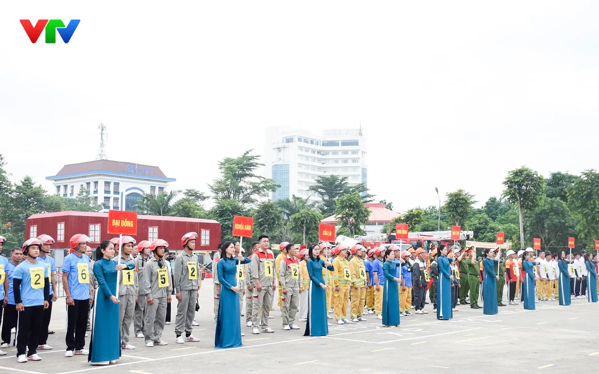 Có 14 đội thi tham gia Hội thi nghiệp vụ chữa cháy và cứu nạn, cứu hộ “Tổ liên gia an toàn phòng cháy, chữa cháy” năm 2026. Ảnh: N.A