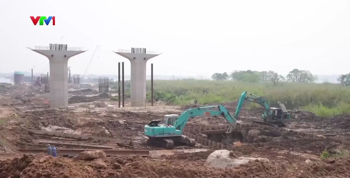 Hà Nội đẩy nhanh tiến độ cầu Ngọc Hồi, phấn đấu hoàn thành trước APEC 2027 - Ảnh 1.