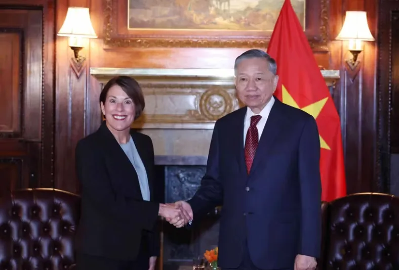 Tổng B&iacute; thư, Chủ tịch nước T&ocirc; L&acirc;m tiếp Hiệu trưởng Trường Kinh doanh Stanford - Ảnh 1.