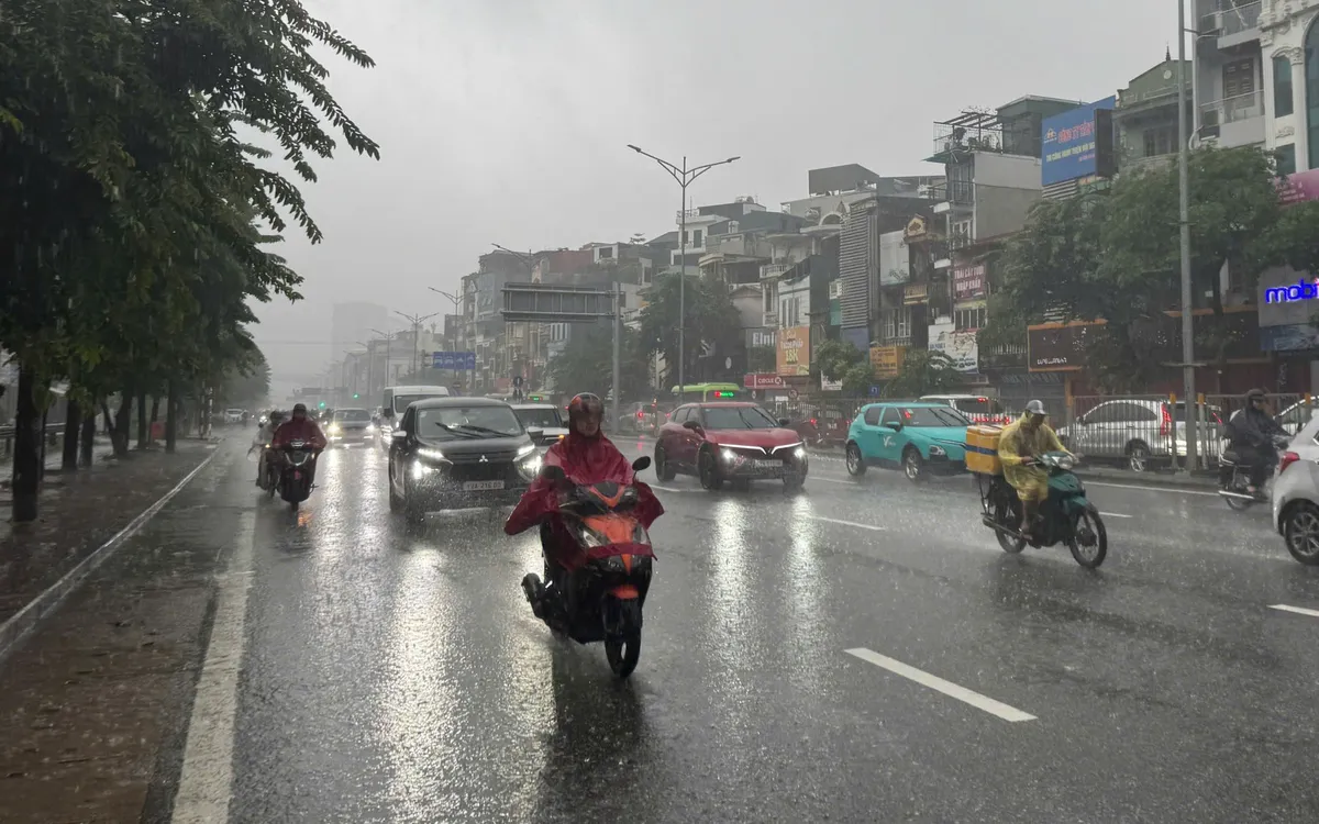 Nhiều khu vực trên cả nước có mưa vừa, mưa to và dông (Ảnh: VTV Times)