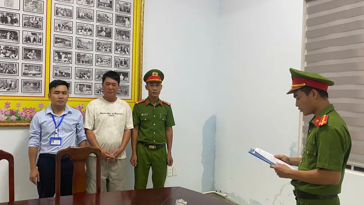 Khởi tố nam thanh ni&ecirc;n cướp t&agrave;i sản của cụ b&agrave; 85 tuổi để trả tiền ph&ograve;ng - Ảnh 3.