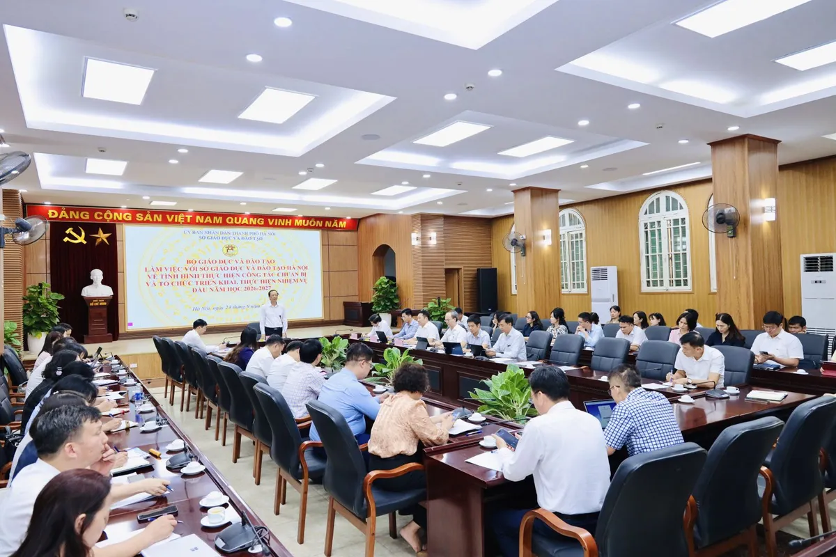 Hà Nội còn thiếu hơn 7.200 giáo viên sau sắp xếp - Ảnh 1.