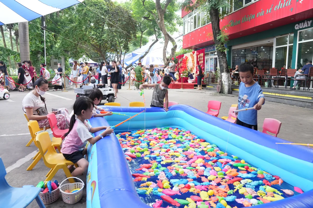 Trung thu y&ecirc;u thương ở Bệnh viện Nhi Trung ương- Ảnh 8.