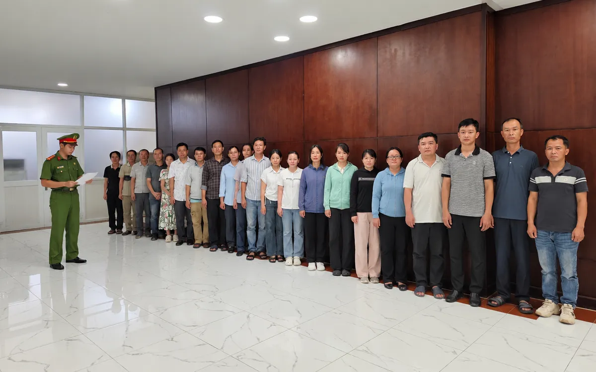 23 trong tổng số 37 đối tượng bị khởi tố của vụ án. Ảnh: Công an TP Hồ Chí Minh cung cấp.