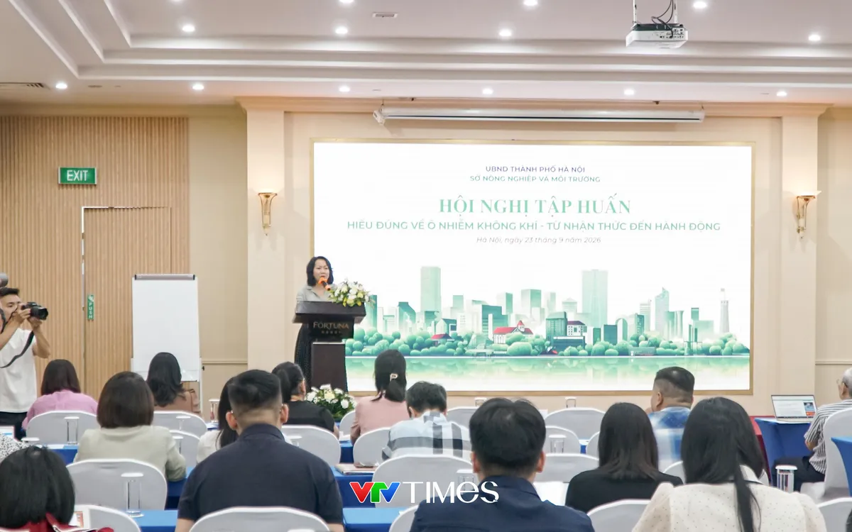 Hội nghị tập huấn nhằm trang bị kiến thức và nâng cao năng lực quản lý, khai thác dữ liệu, truyền thông về chất lượng không khí cho cán bộ cơ sở cùng các đơn vị liên quan. Ảnh: Việt Linh 