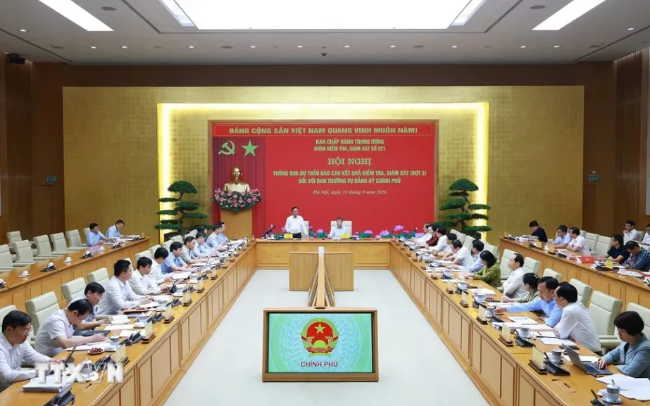 Hội nghị thông qua dự thảo báo cáo kết quả kiểm tra, giám sát (đợt 3) đối với Ban Thường vụ Đảng ủy Chính phủ. (Ảnh: TTXVN)