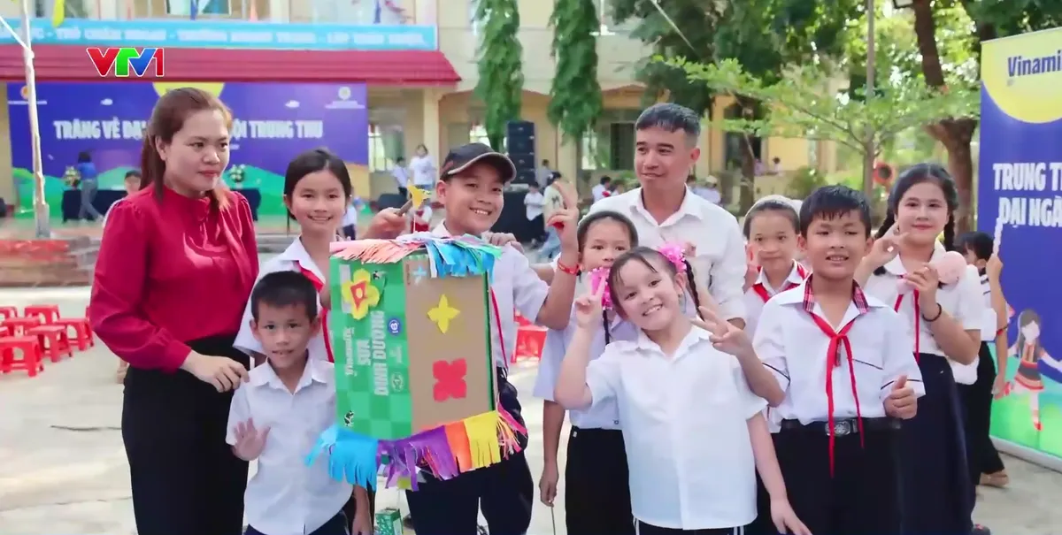 Trung thu ấm áp với bệnh nhi tại Bệnh viện K - Ảnh 4.