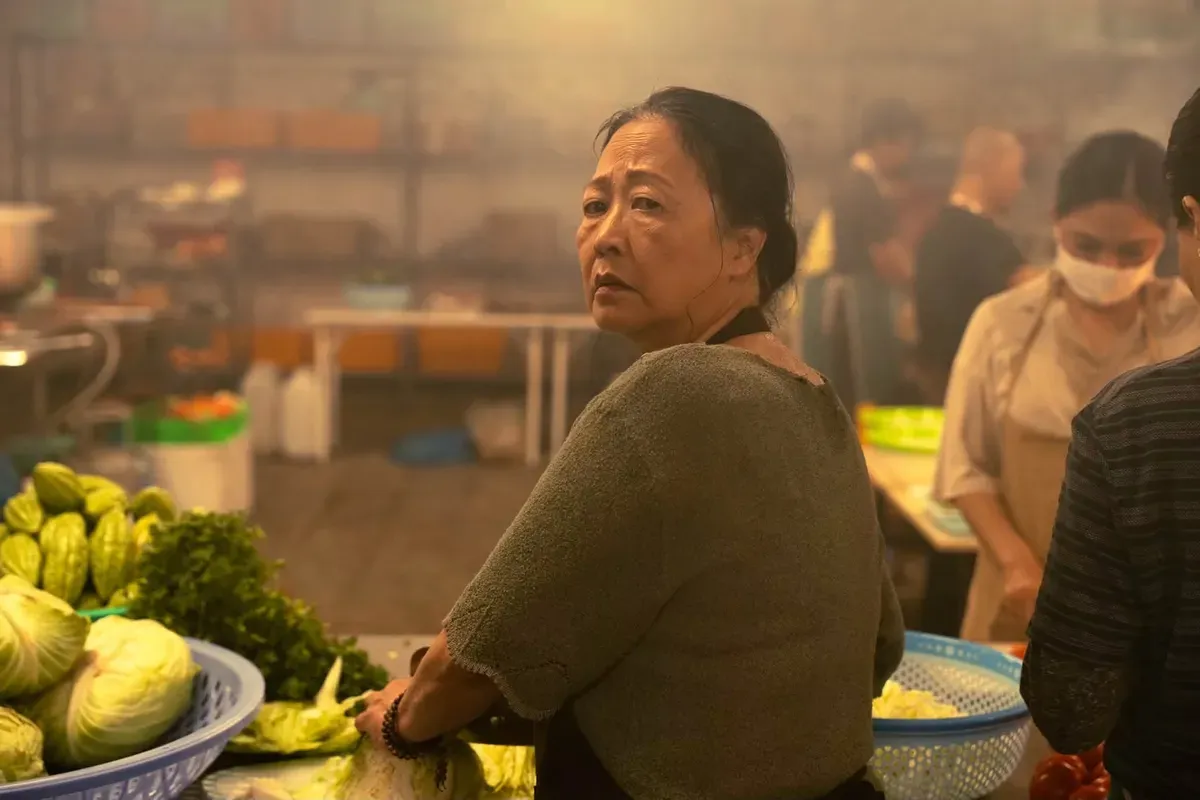 Trại Buôn Người: Phim đầu tay ghi điểm với hình ảnh An Giang, nhưng nửa sau chưa trọn vẹn - Ảnh 2.