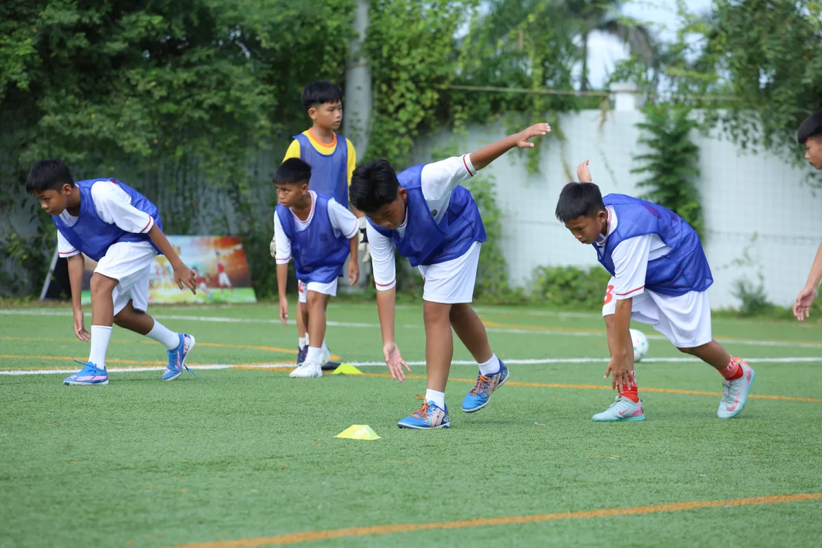 “Cầu thủ nhí 2026”: Trương Thế Vinh đau đầu tìm cách kết nối dàn cầu thủ nổi bật- Ảnh 3.