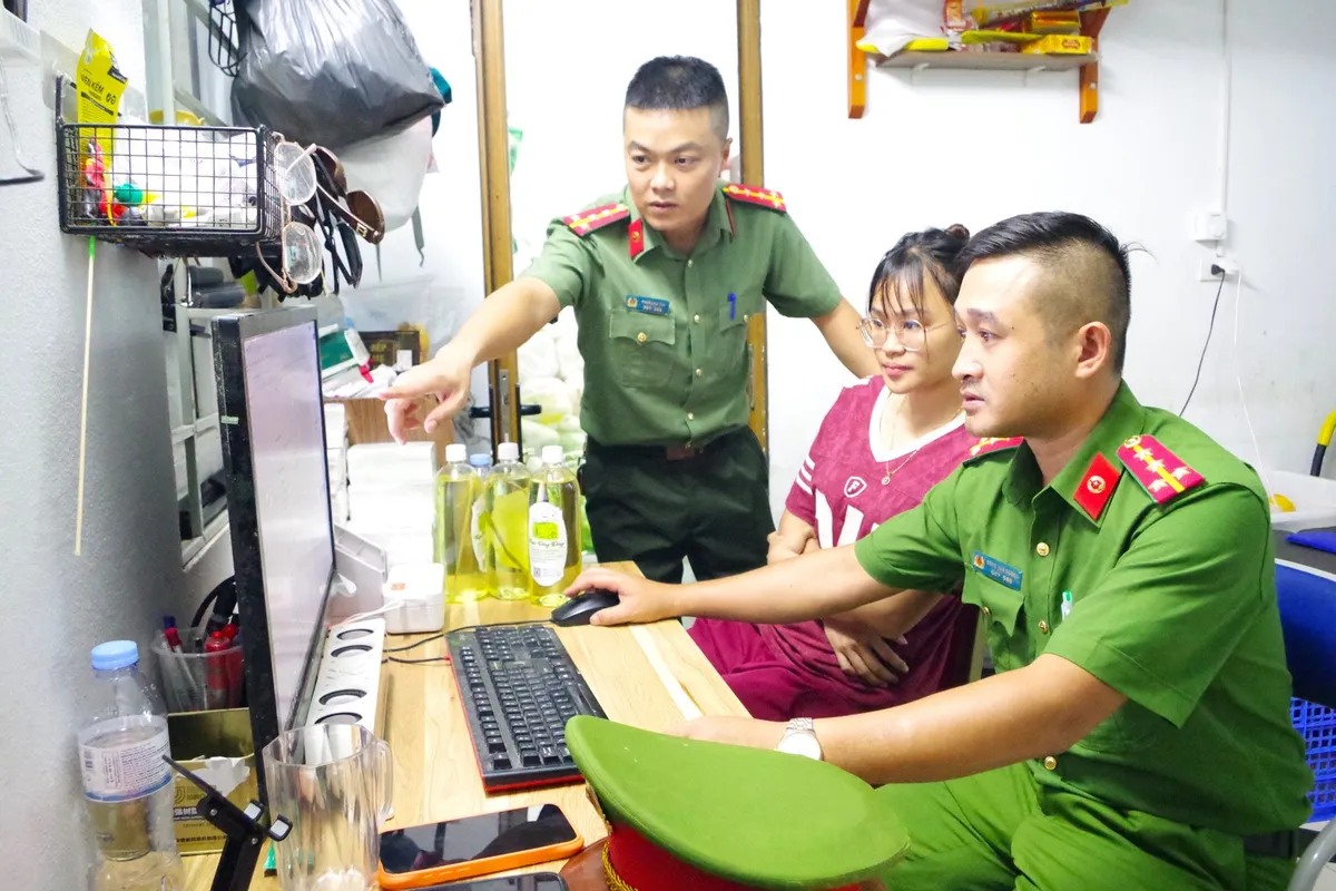 Phát hiện tài khoản TikTok “Ruou Cốm Tây Bắc” bán gần 1.800 lít rượu không rõ xuất xứ - Ảnh 5.