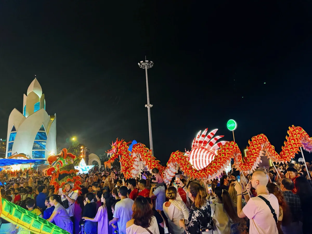 Sắc màu Trung thu bên vịnh biển- Ảnh 7.