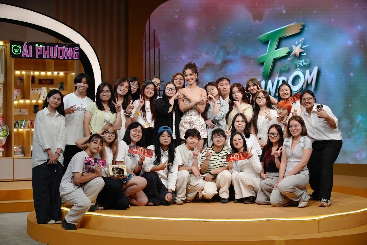  Vũ trụ Fandom đ&oacute;n &Aacute;i Phương v&agrave; "Bạn Nhỏ" gh&eacute; thăm - Ảnh 5.