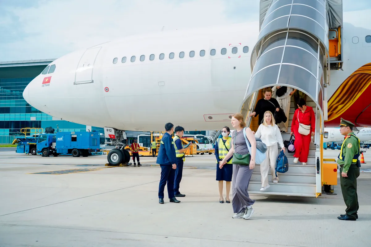 Kh&aacute;ch quốc tế tiếp tục l&agrave; động lực tăng trưởng của du lịch Kh&aacute;nh H&ograve;a- Ảnh 2.