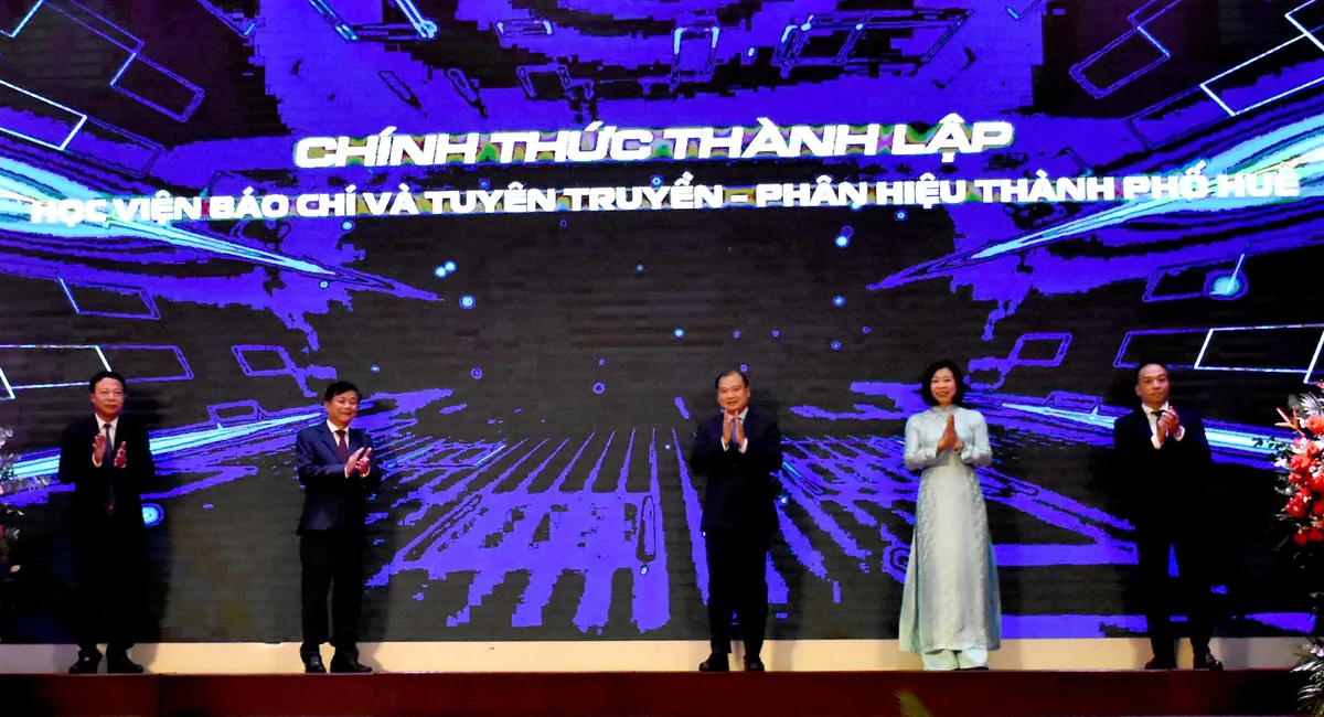 Học viện Báo chí và Tuyên truyền công bố Quyết định thành lập Phân hiệu thành phố Huế- Ảnh 1.