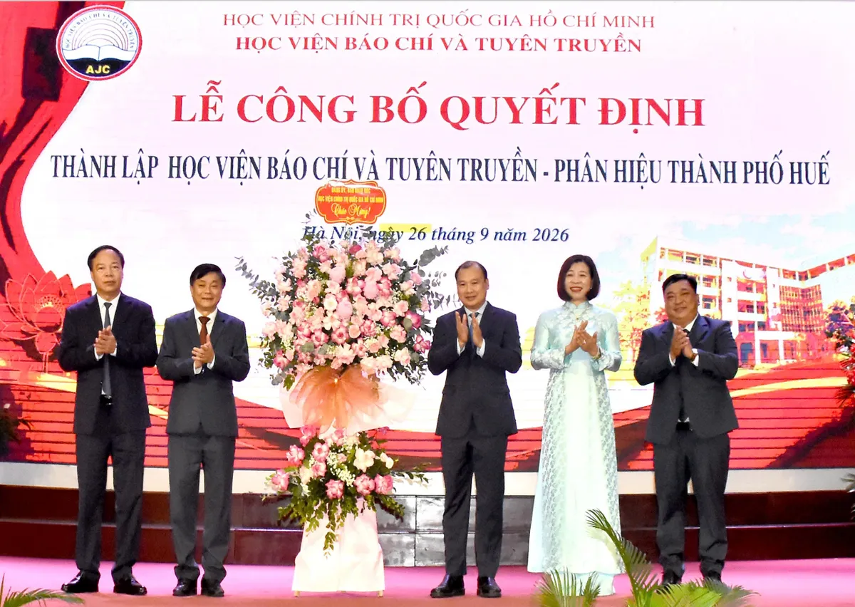 Học viện Báo chí và Tuyên truyền công bố Quyết định thành lập Phân hiệu thành phố Huế- Ảnh 2.