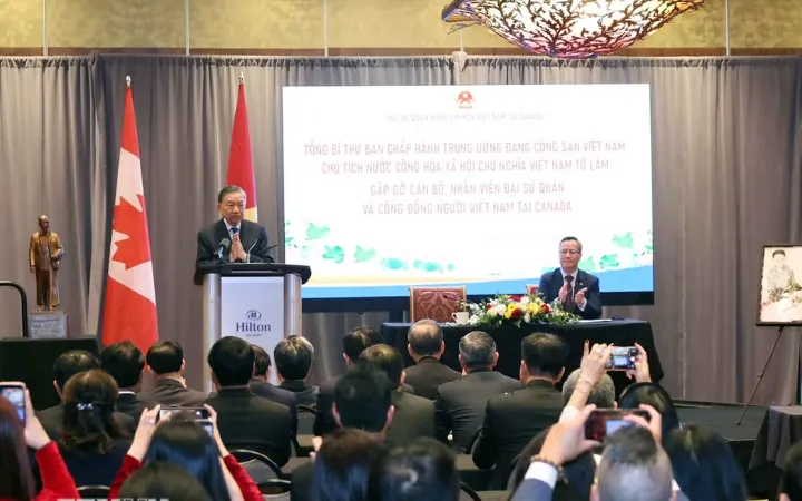 Tổng Bí thư, Chủ tịch nước Tô Lâm gặp gỡ cán bộ, nhân viên Đại sứ quán và cộng đồng người Việt Nam tại Canada - Ảnh 3.