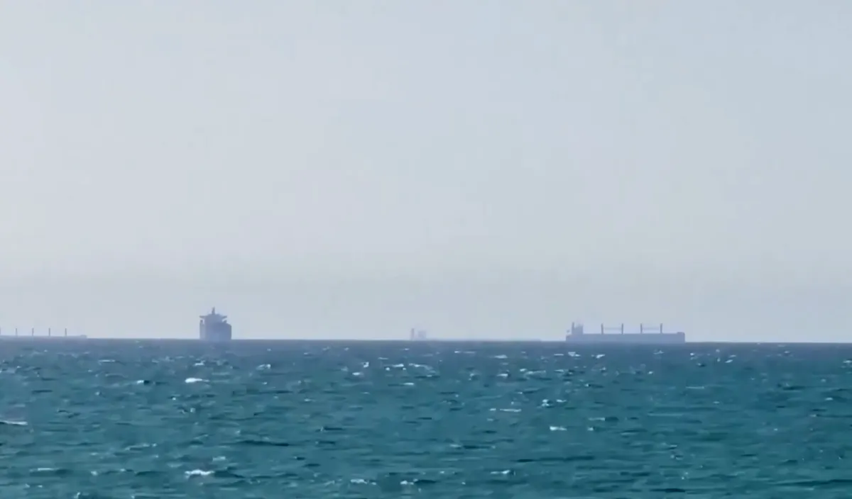 Bất đồng về việc khơi thông eo biển Hormuz- Ảnh 1.