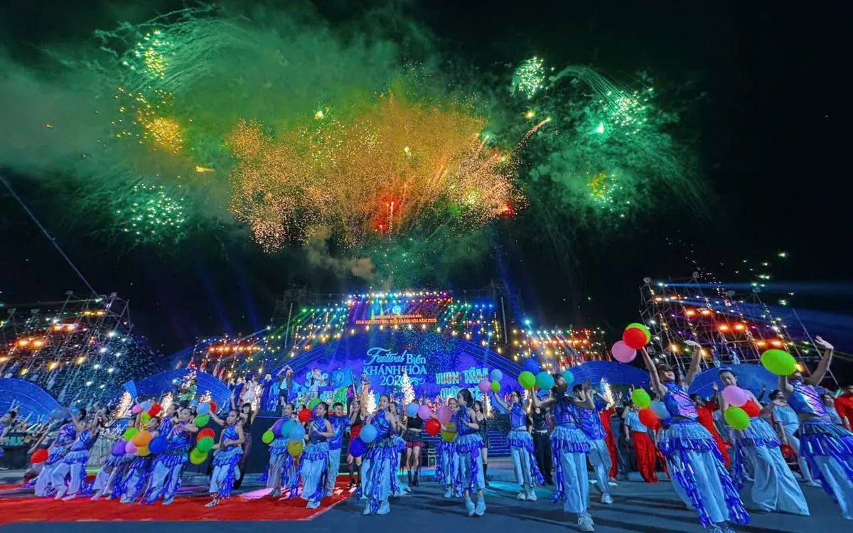 Khánh Hòa dự kiến tổ chức Festival Biển 2027 xuyên suốt bốn mùa, kết nối các lễ hội, sự kiện nhằm kéo dài sức hút du lịch quanh năm. Ảnh: Đặng Hiếu