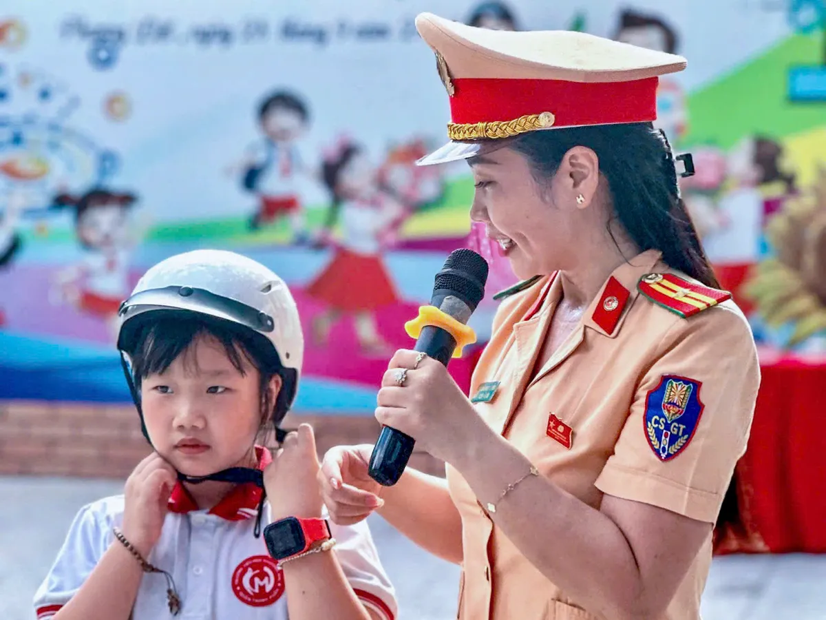 Hà Nội: Hơn 1.800 học sinh Trường Tiểu học Khương Mai được trang bị kỹ năng an toàn giao thông - Ảnh 2.